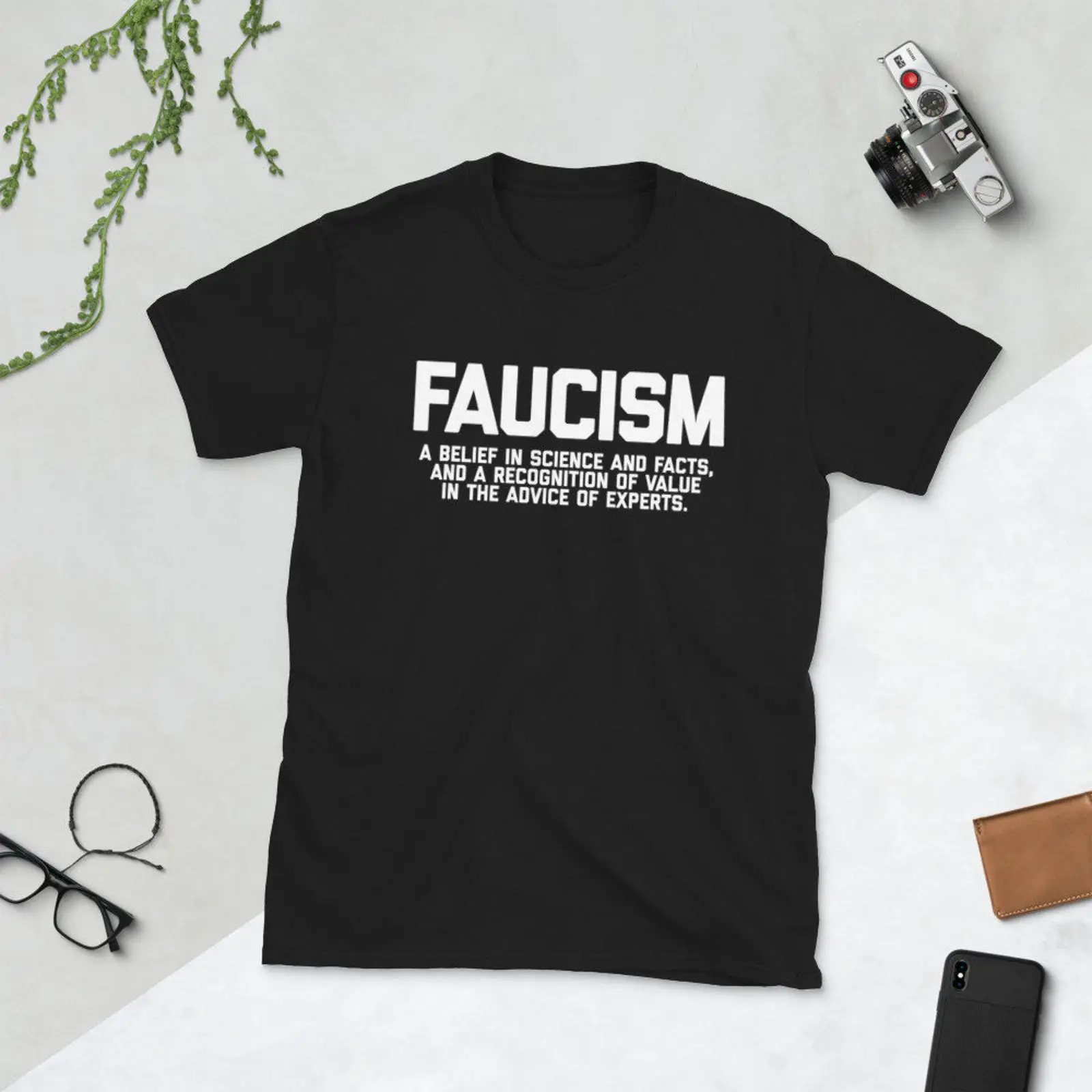 Faucism Belief in Science Fact - Vintage Fashion Expert avaliação e preço