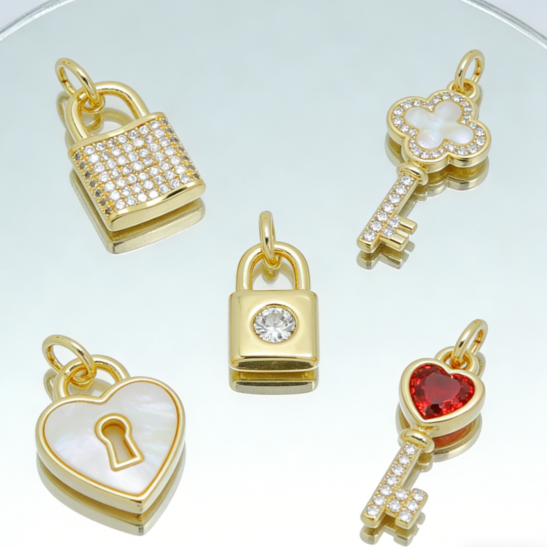 4Pcs Pendants Sparkling Heart  - Vintage Fashion Jewelry Necklaces avaliação e preço