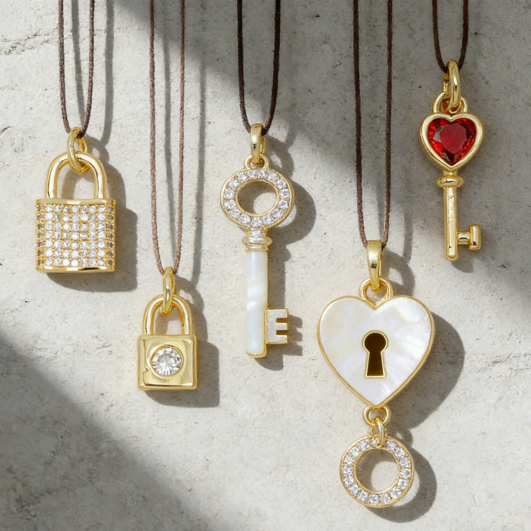 4Pcs Pendants Sparkling Heart  - Vintage Fashion Jewelry Necklaces avaliação e preço
