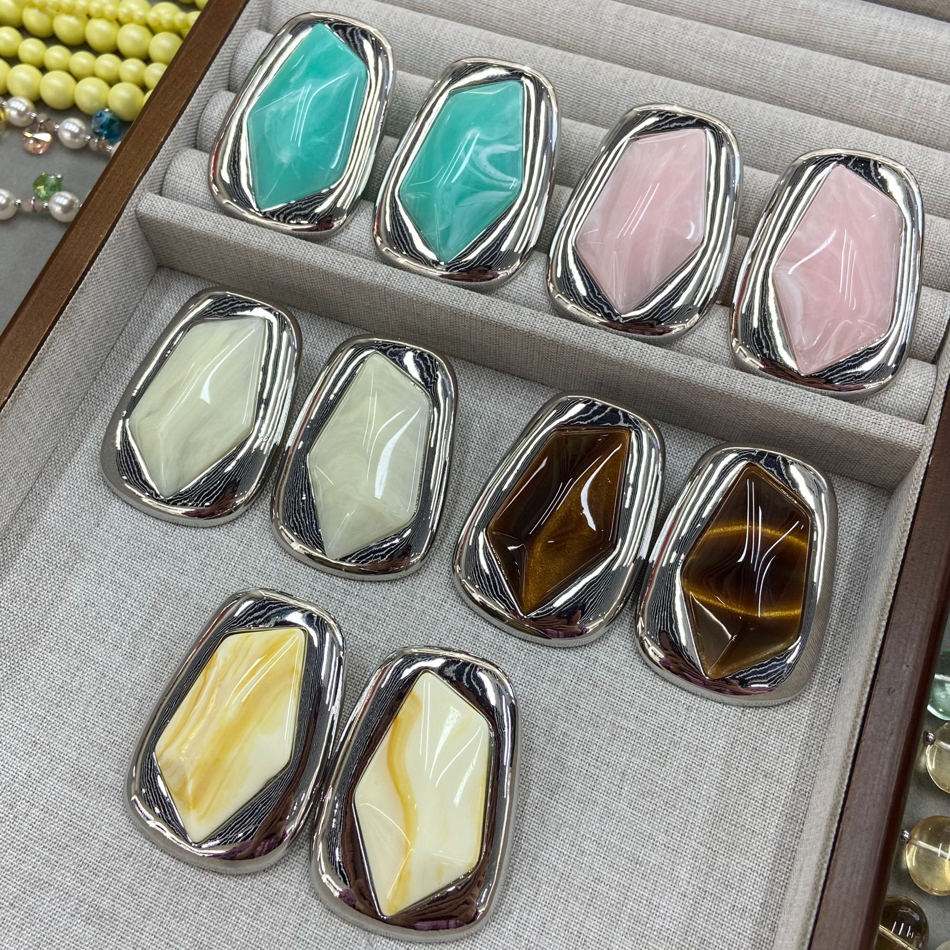 2026 Vintage Fashion Stone Ear - Vintage Fashion Influencer avaliação e preço