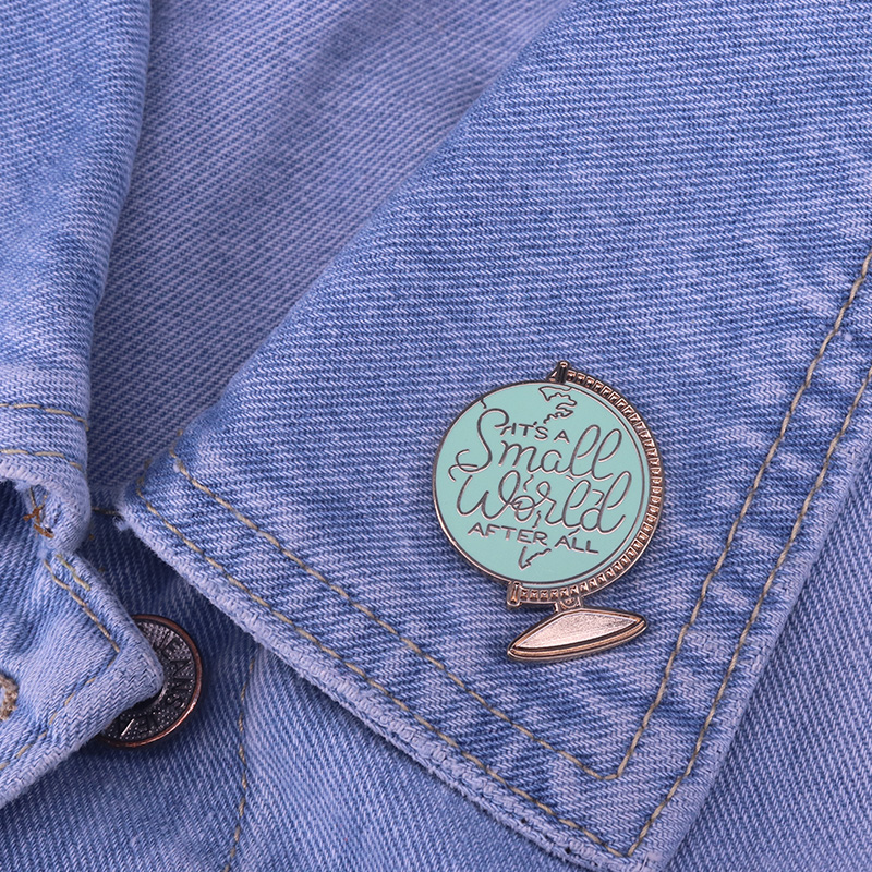 It's a small world after all b - Vintage Fashion Quotes avaliação e preço